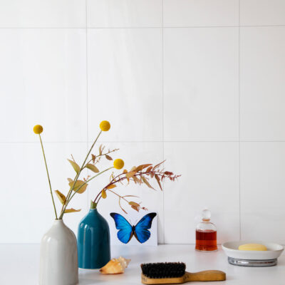 Wall&Water Snow White – Waterproof White Bathroom Wall Panel (2400 x 600 x 10mm)