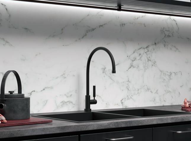 Rearo Senses high-gloss laminate worktop in commercial kitchen